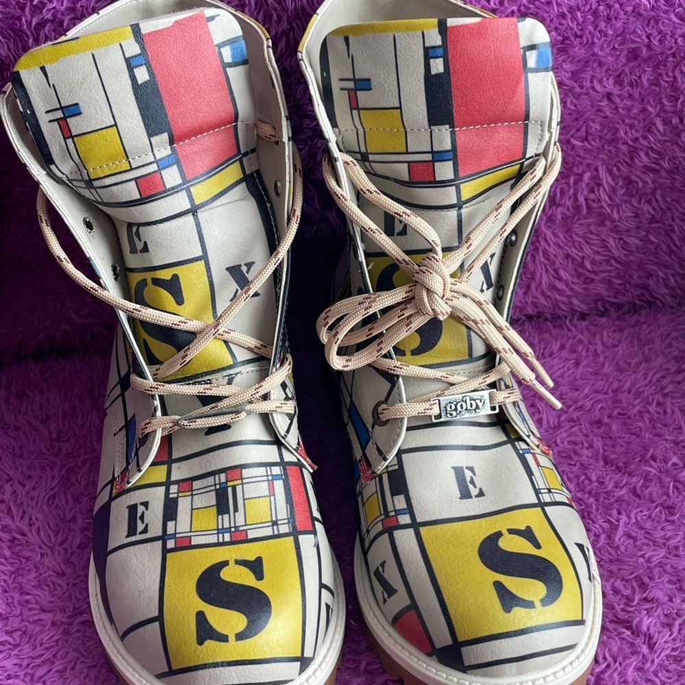 Goby Multicolor Graphic Women's Combat Boots